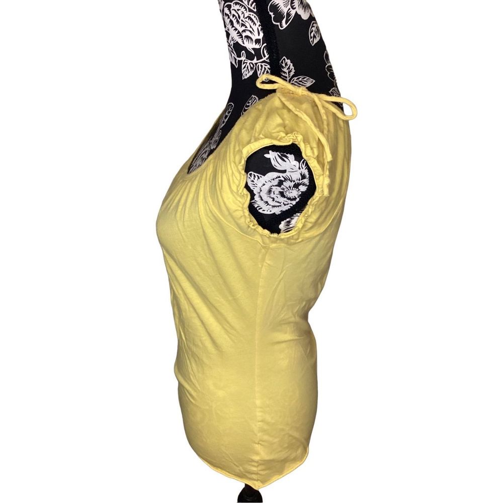 Yellow Short Sleeve Scoop Neck Tee - Picture 3 of 5